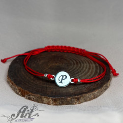 Гривна с червен конец и сребърна буква "Р" B-5026